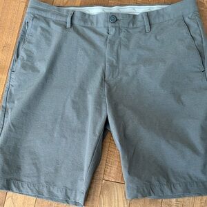 Tommy Bahama 36” Men’s  Gray Shorts